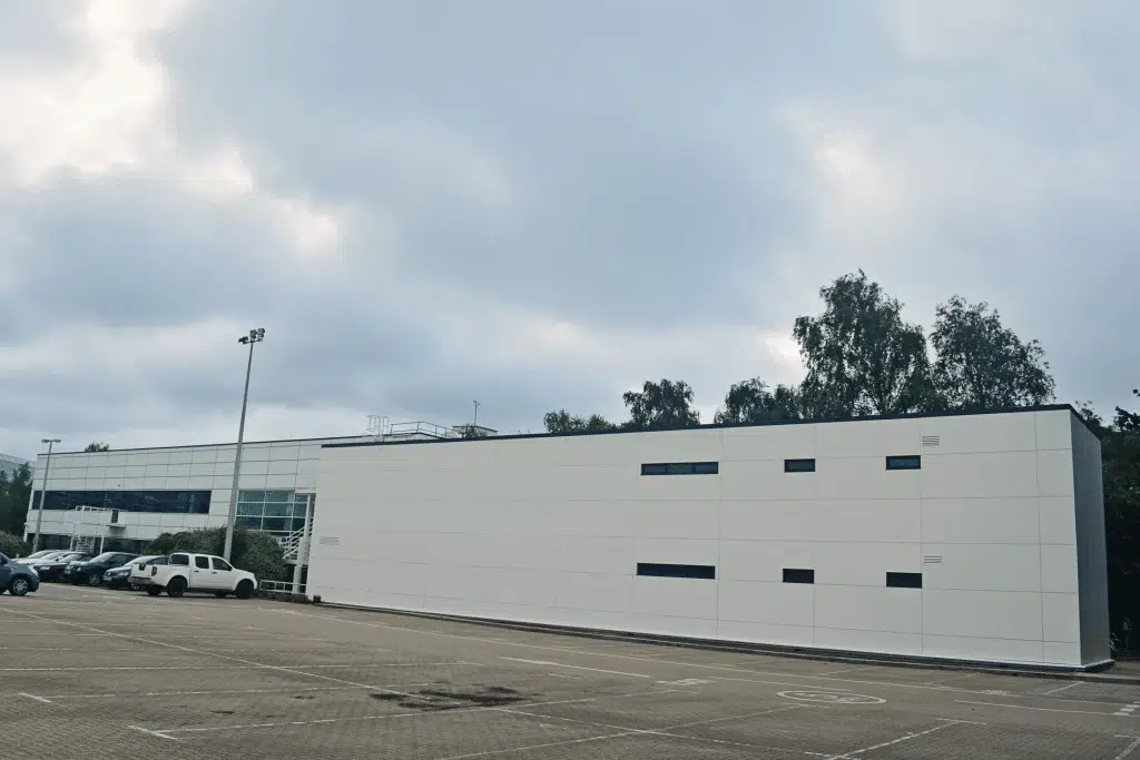 jp morgan modular building exterior, using construction methods suitable for healthcare and clinical facilities