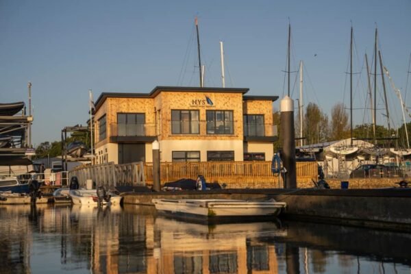 New modular harbour boat house